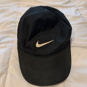 Black Nike Featherweight Hat